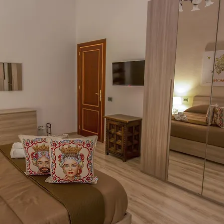 Apartman Quintino 57 Al Politeama - Tourist Lease